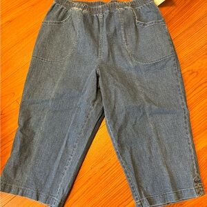 Brand new capri with tags